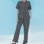 ست زنانه پیراهن آستین کوتاه و پیژامه طرحدار مشکی بلکس (نیکوتن پوش) کد 63416